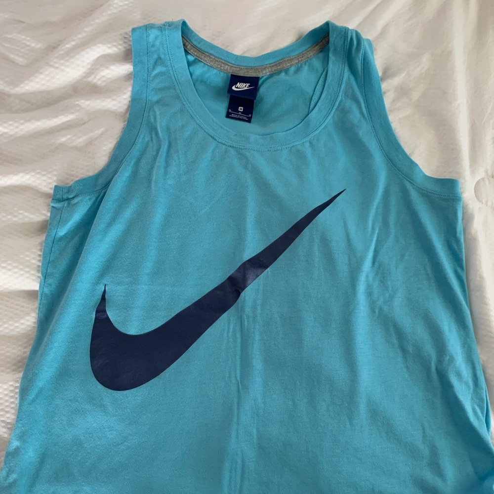 Nike tank. - Picture 2 of 2